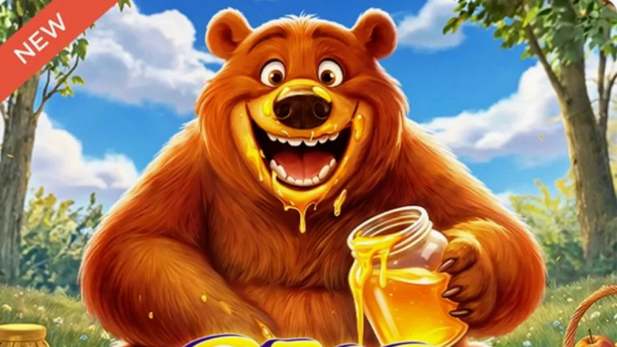 Tinjauan akhir slot Bear Crazy dengan beruang grizzly yang tersenyum di hutan cerah.